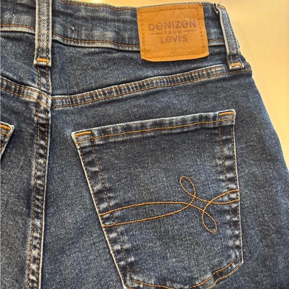 Denizen from Levi's Dark Blue Jean Shorts - Picture 3 of 6